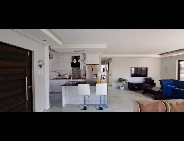 3 BEDROOM HOUSE FOR SALE IN ALBERTSDAL